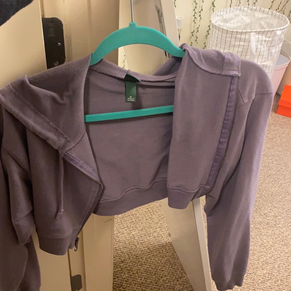 cropped purple hoodie